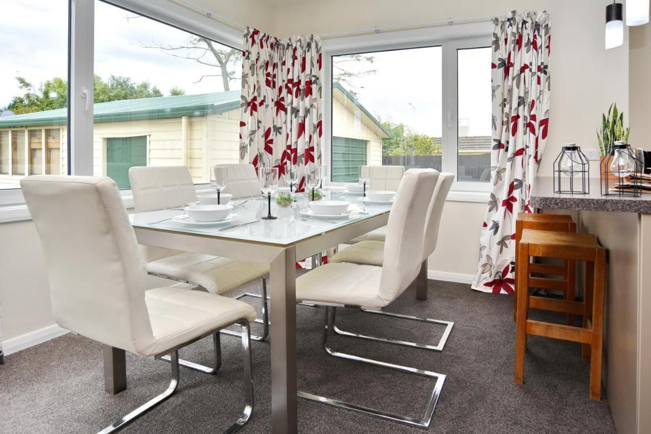 Weston Villa - Spacious & Family Friendly - Bookahome Christchurch Ngoại thất bức ảnh